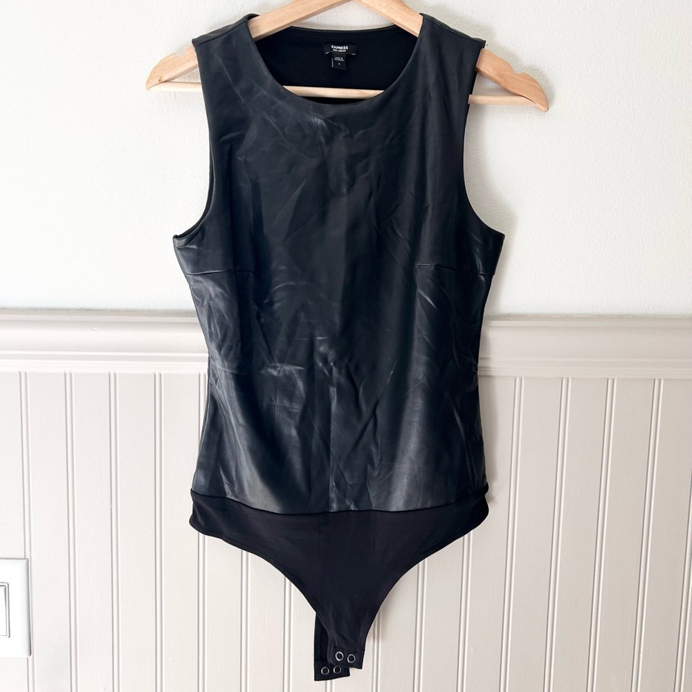🖤 Express Body Contour Faux Leather Bodysuit – Size Small | Black | High Neck - Picture 2 of 4